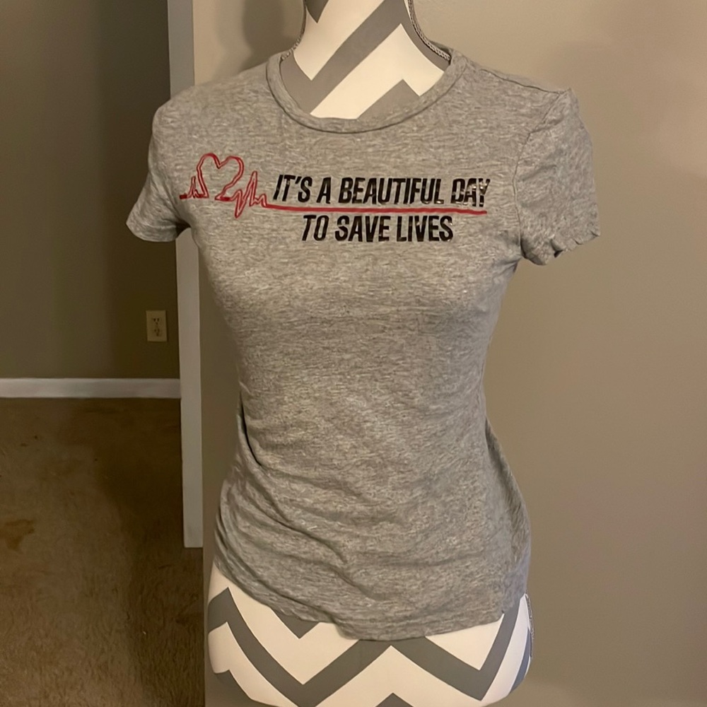 Gray t shirt